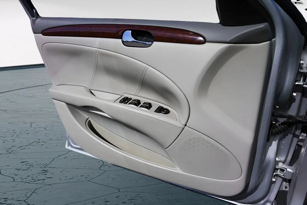 Used 2011 QUICKSILVER METALLIC Buick CX image 17