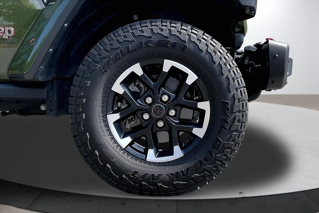 Used 2024 Green Jeep Rubicon image 36