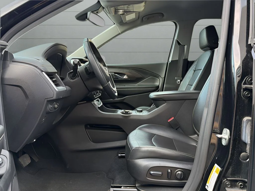 2023 GMC Terrain SLT - Photo 10
