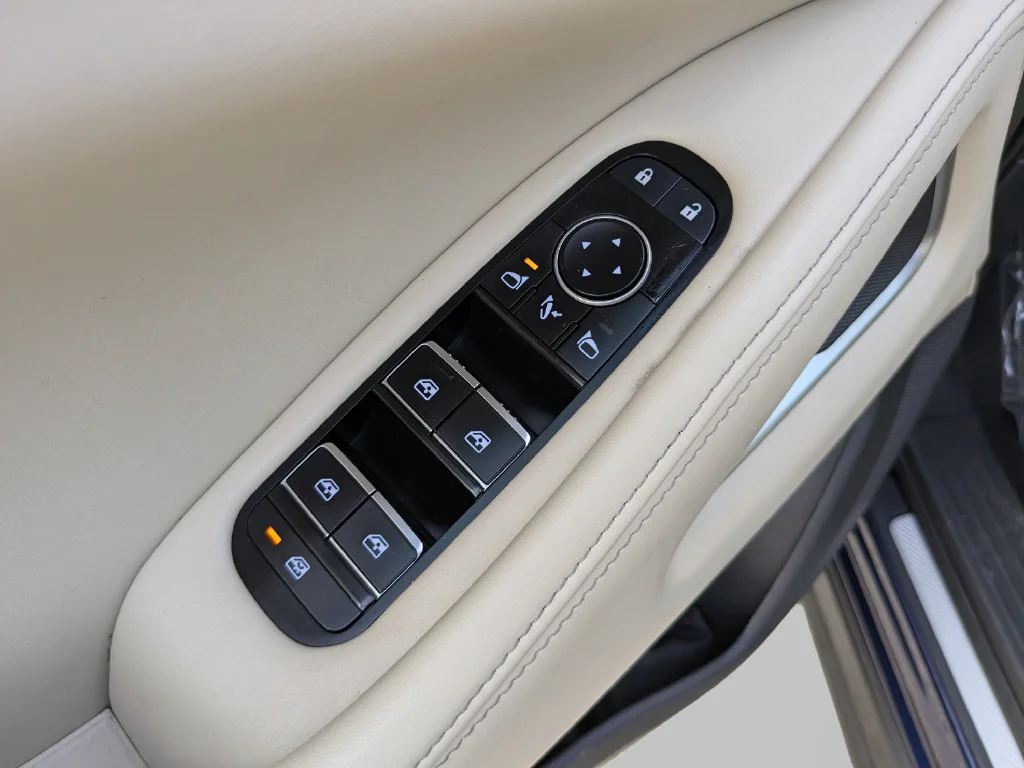 Used 2023 Blue INFINITI LUXE image 17