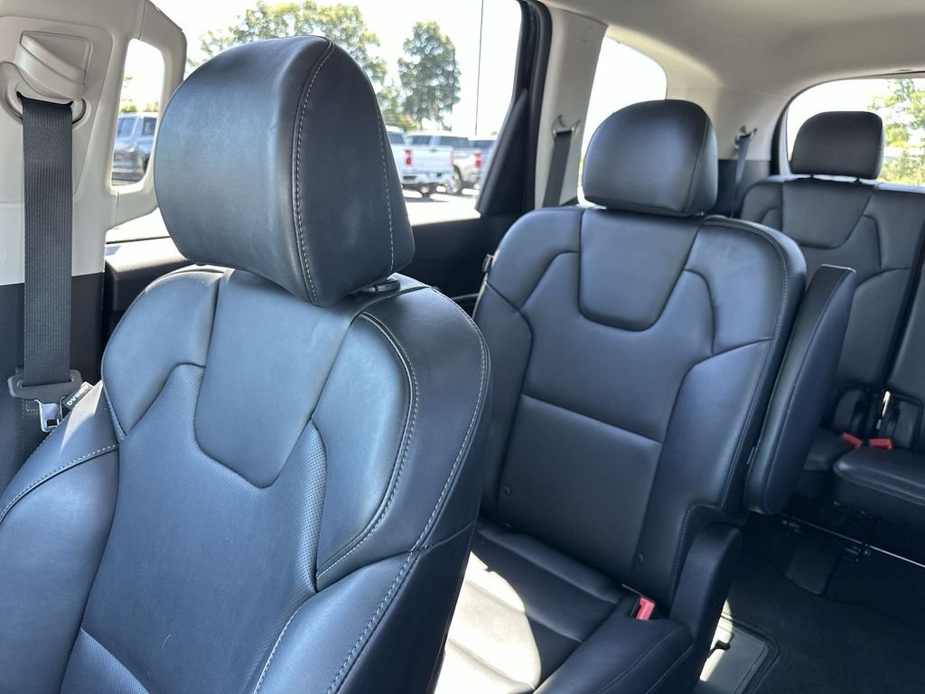 Used 2024 Black Kia S image 12