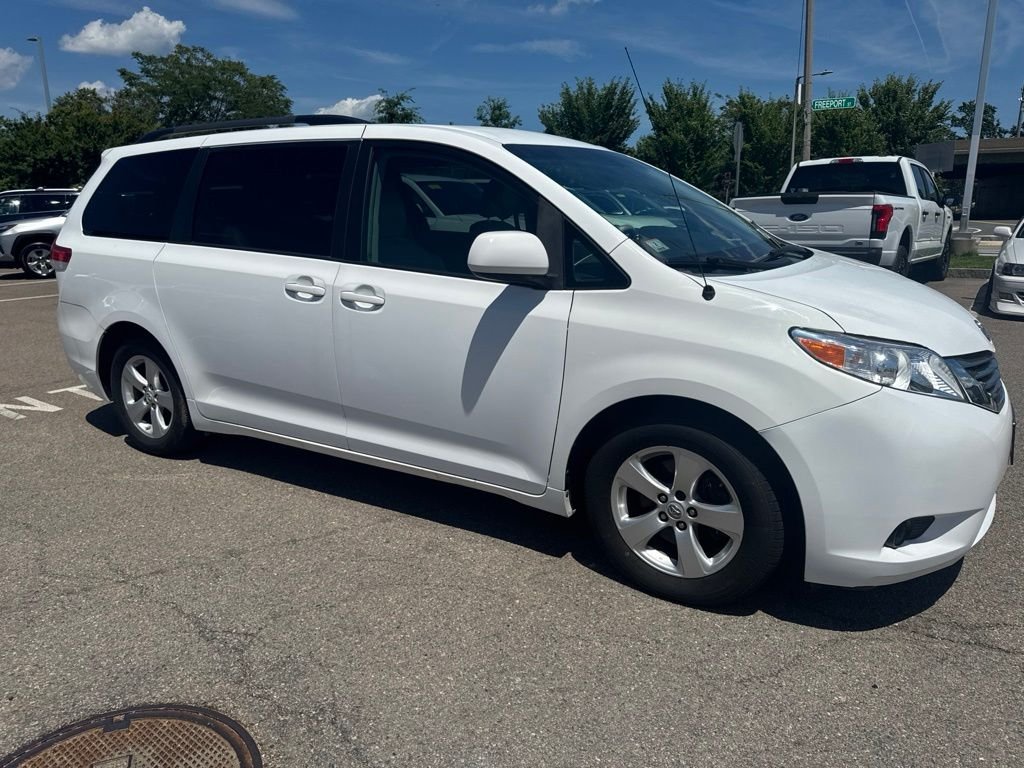 Used 2011 White Toyota LE image 9