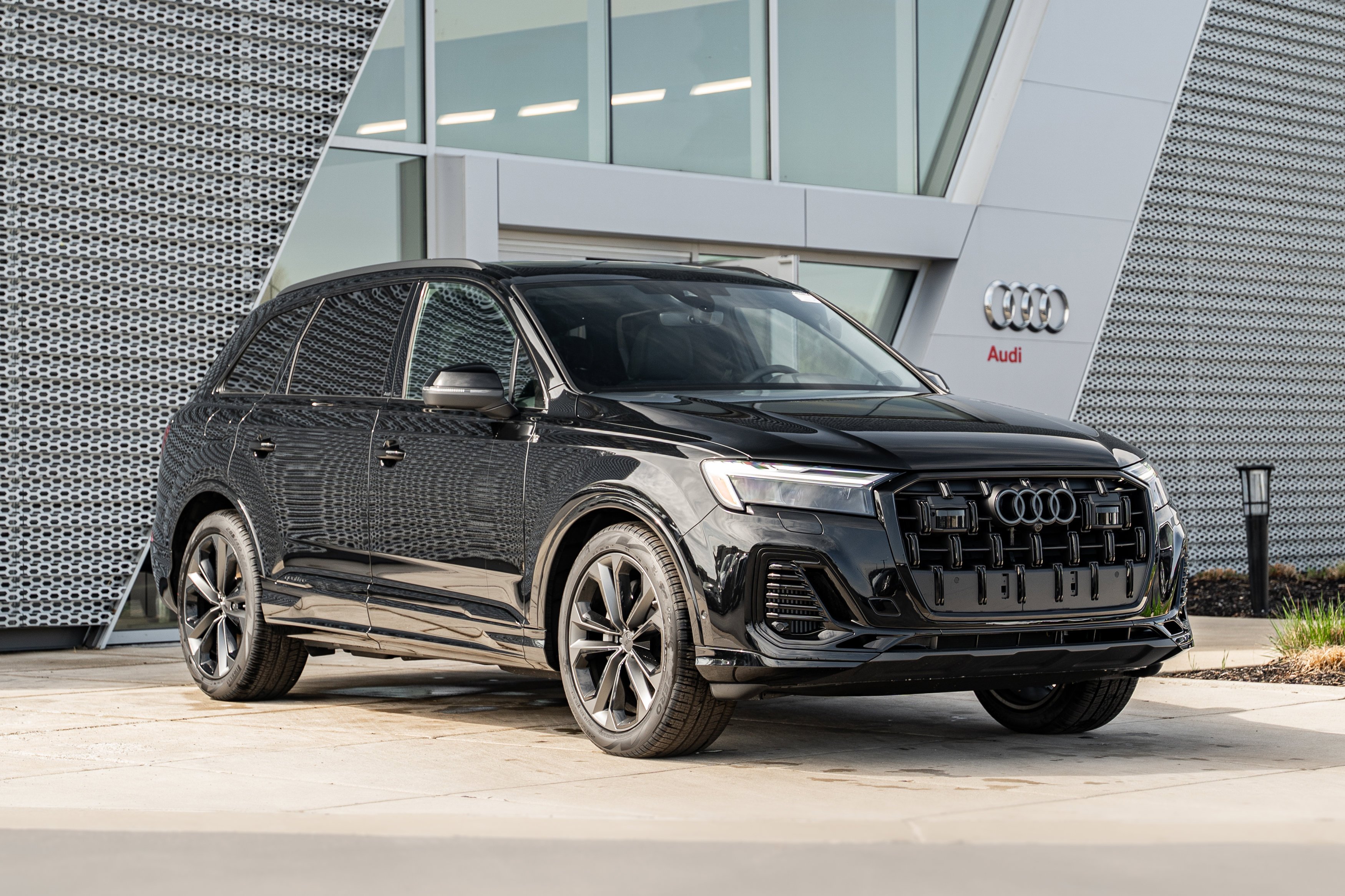 2026 Audi Q7 55 Premium Plus quattro Tiptronic's photo