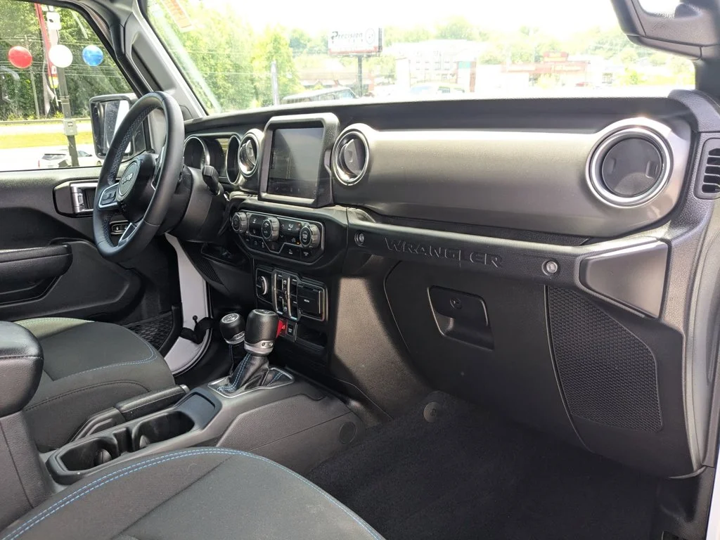 Used 2023 Bright White Clearcoat Jeep Rubicon image 28