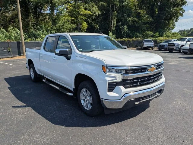 Used 2024 Summit White Chevrolet LT image 5