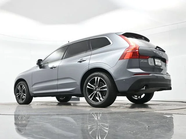 Used 2019 Grey Volvo Momentum image 30