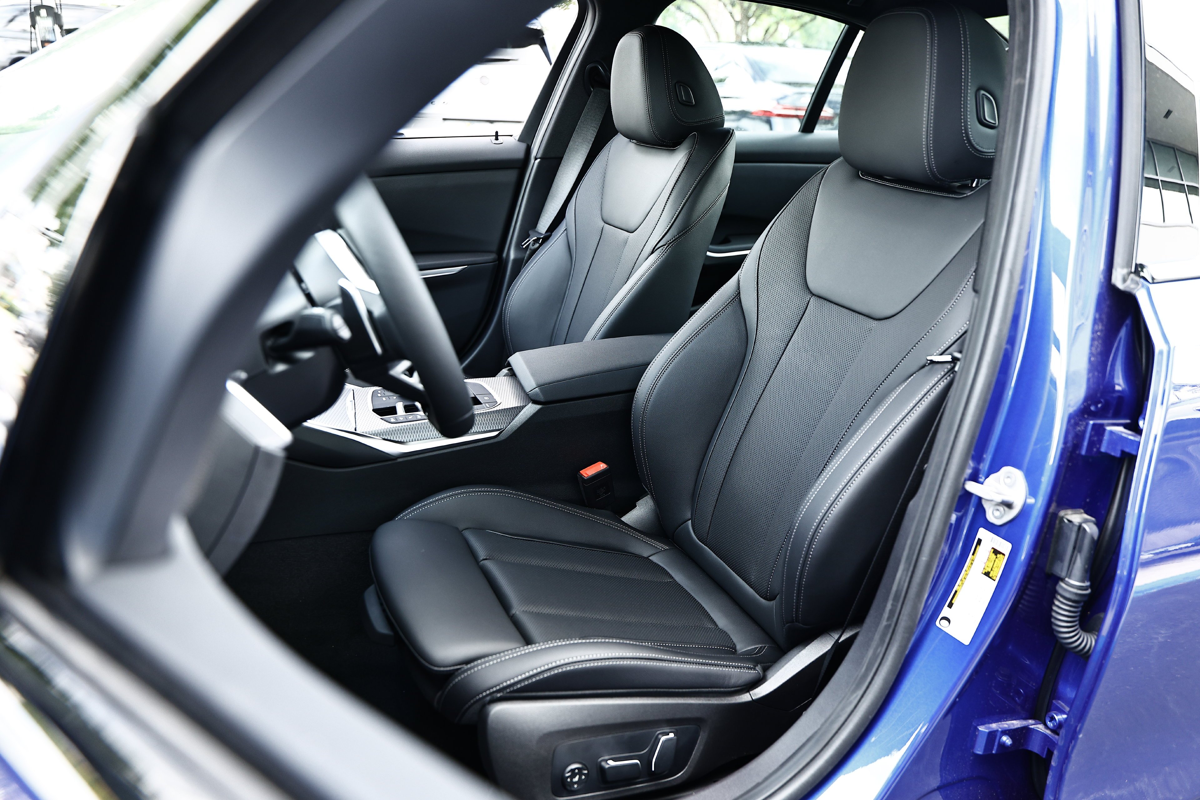 New 2026 Portimao Blue Metallic BMW 330i image 21