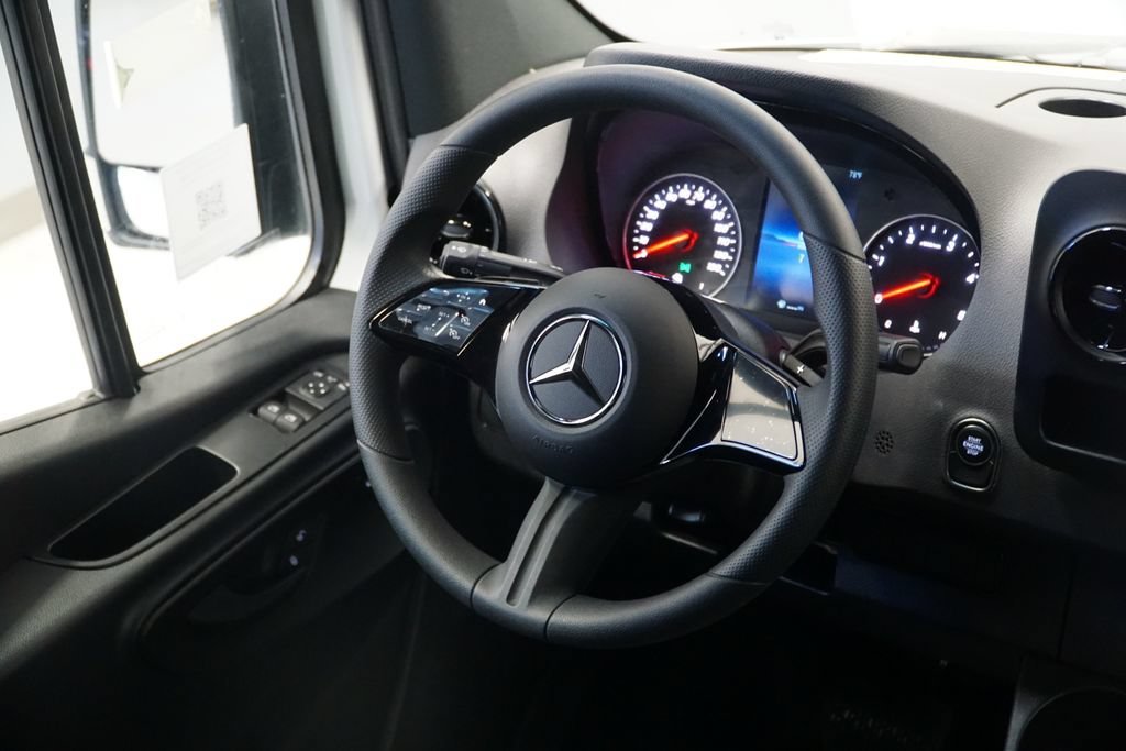 New 2025 Arctic White Mercedes-Benz Cargo 170 WB image 31
