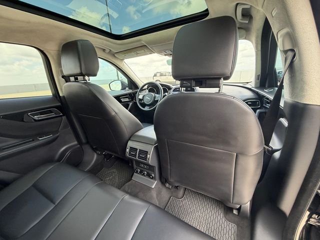 Used 2020  Jaguar 25t Premium image 17