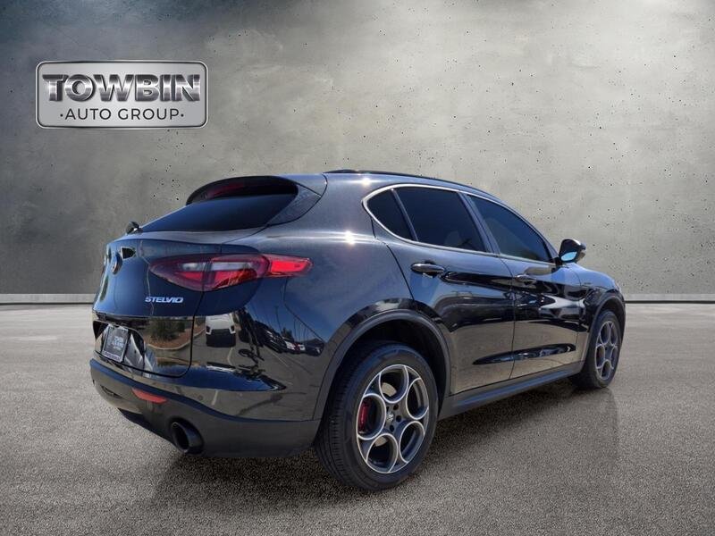 Used 2023 Black Metallic Alfa Romeo SPRINT AWD image 4