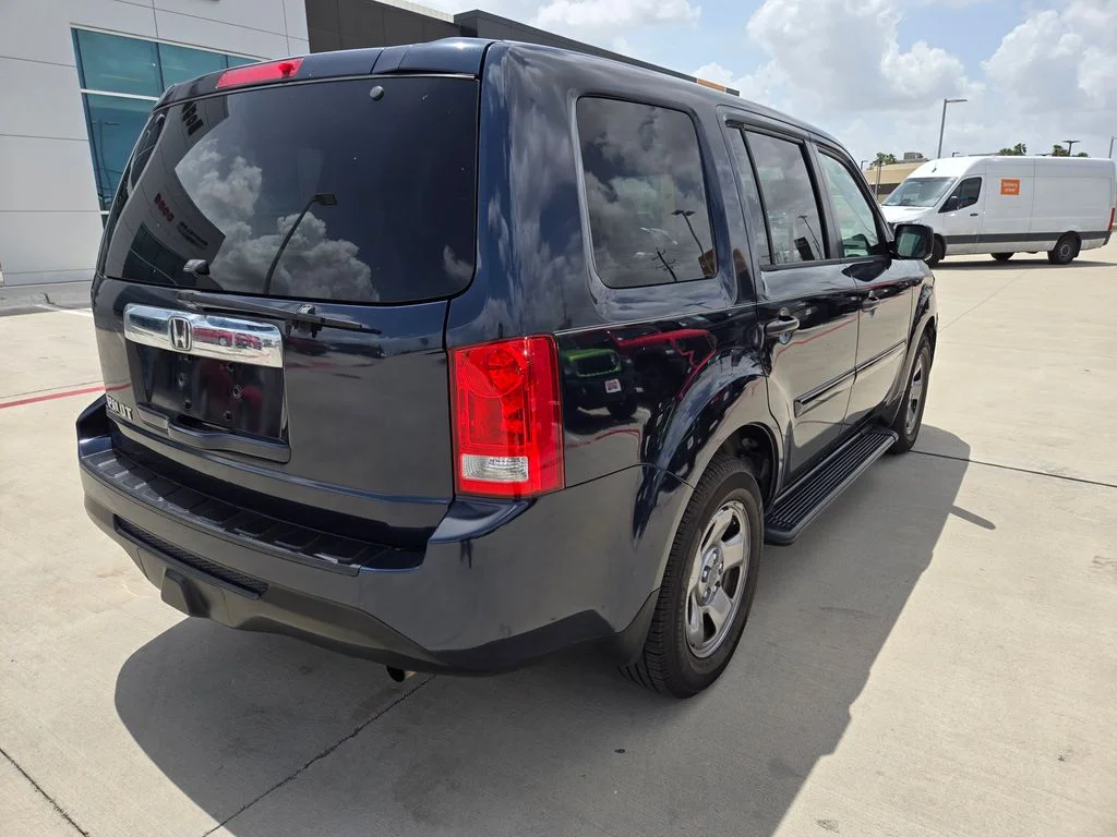 Used 2012  Honda LX image 3
