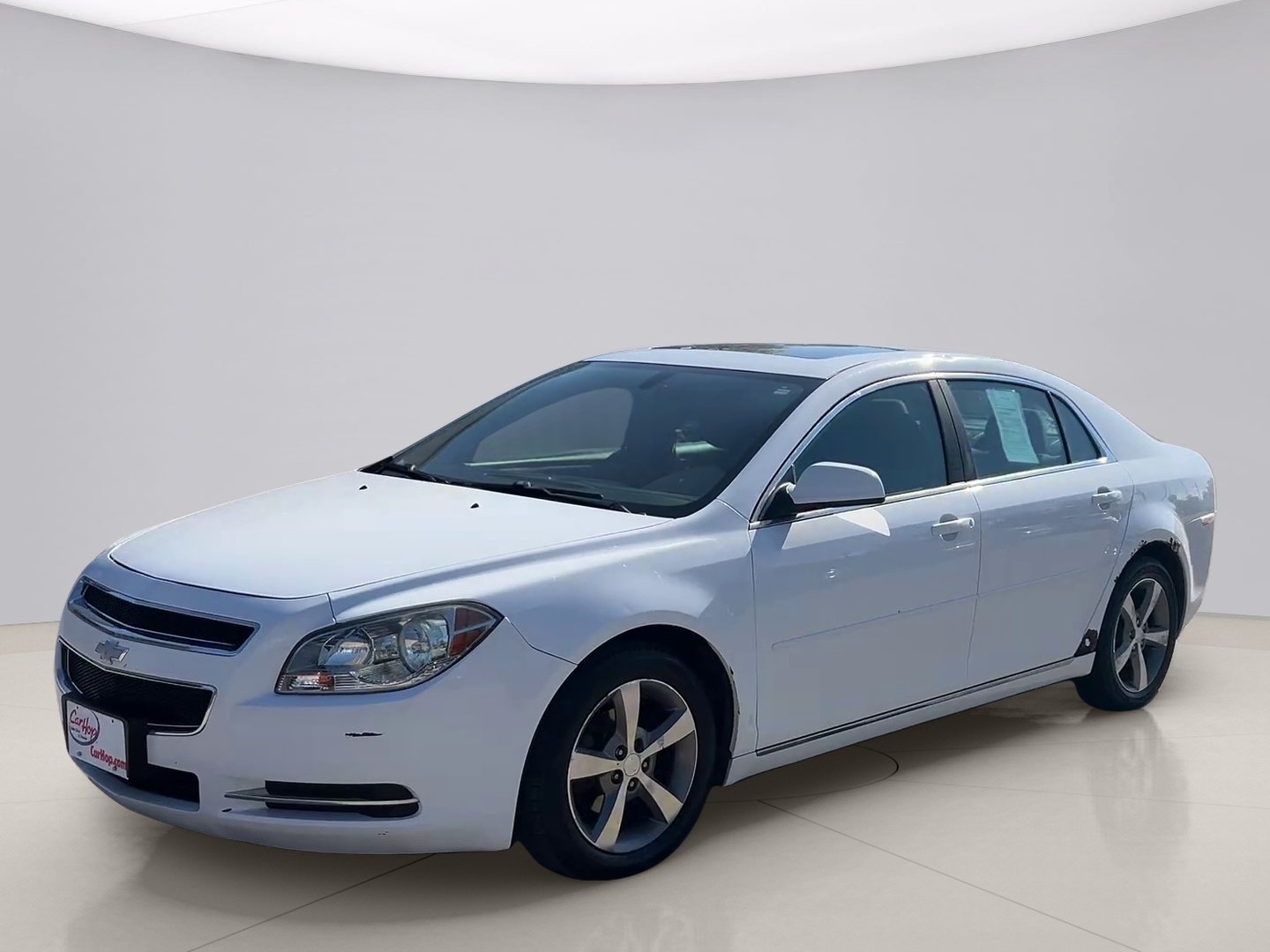 Used 2011 White Chevrolet 1LT image 1