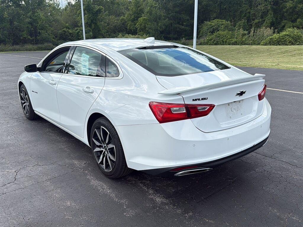 Used 2021 Summit White Chevrolet RS image 19