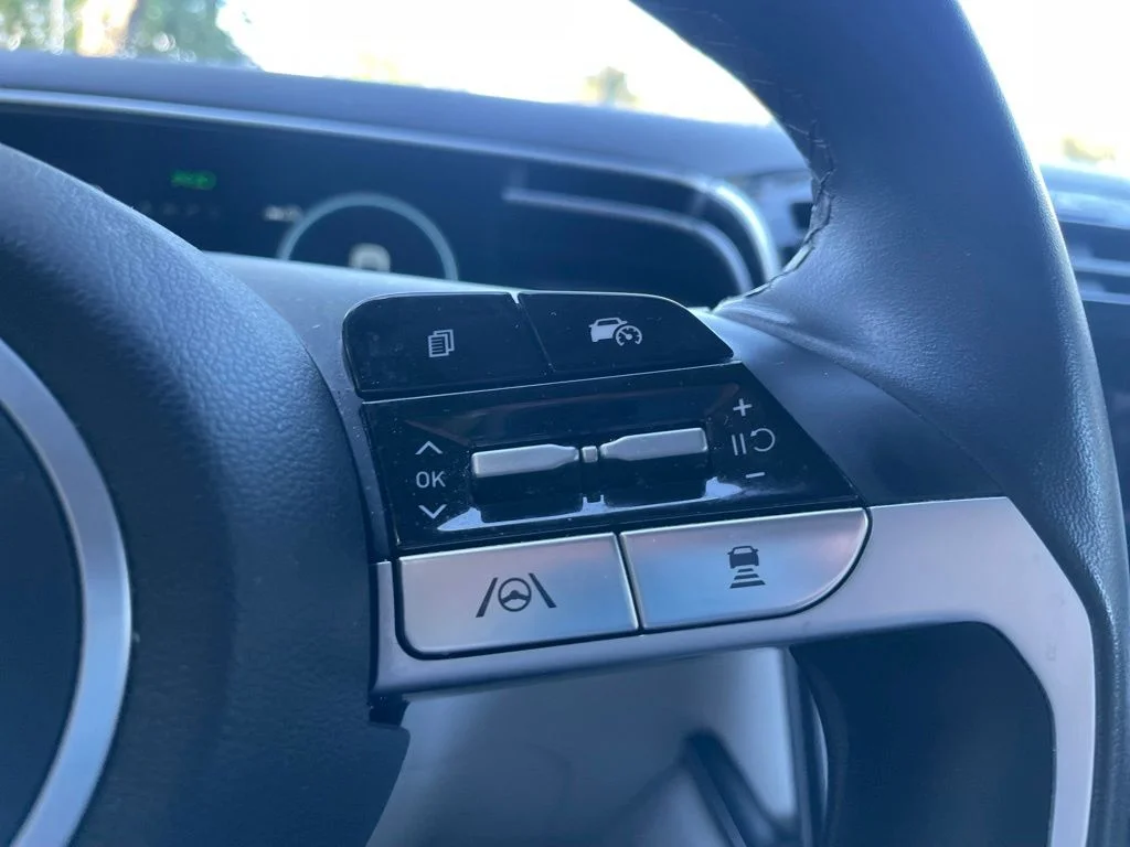 Used 2024 White Pearl Hyundai SEL image 12