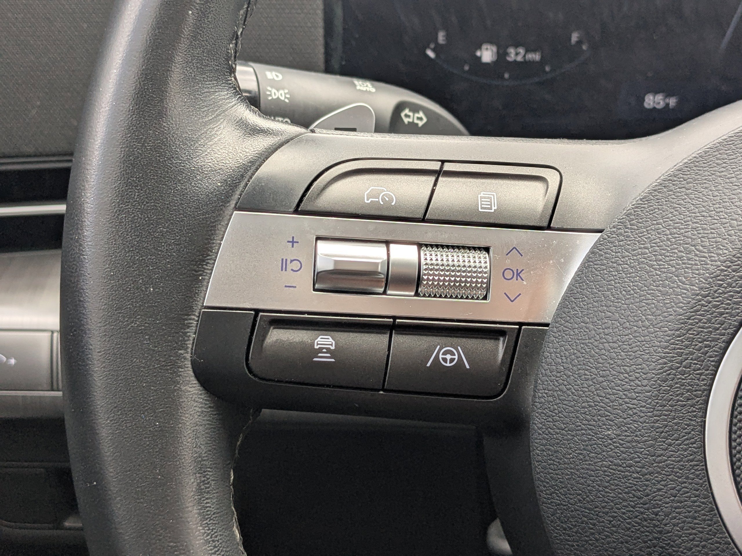 Used 2025 Abyss Black Pearl Hyundai SEL Convenience image 30