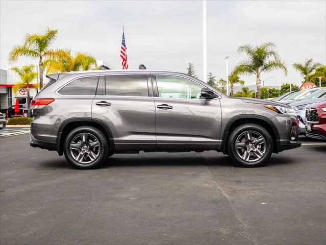 Certified Used 2017 PREDAWN GRAY MICA Toyota  image 13