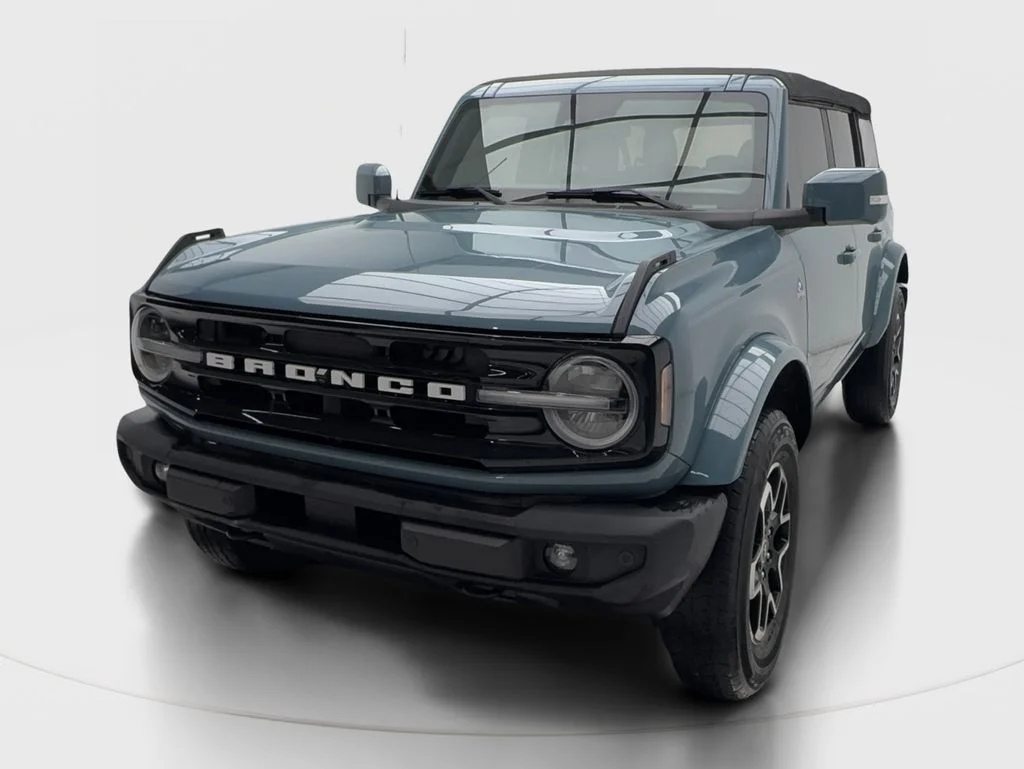 Used 2022 Green Ford Outer Banks image 4