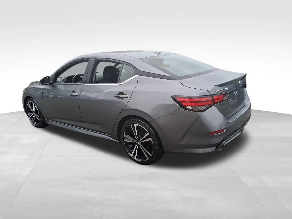 Used 2022 Gray Nissan SR image 3
