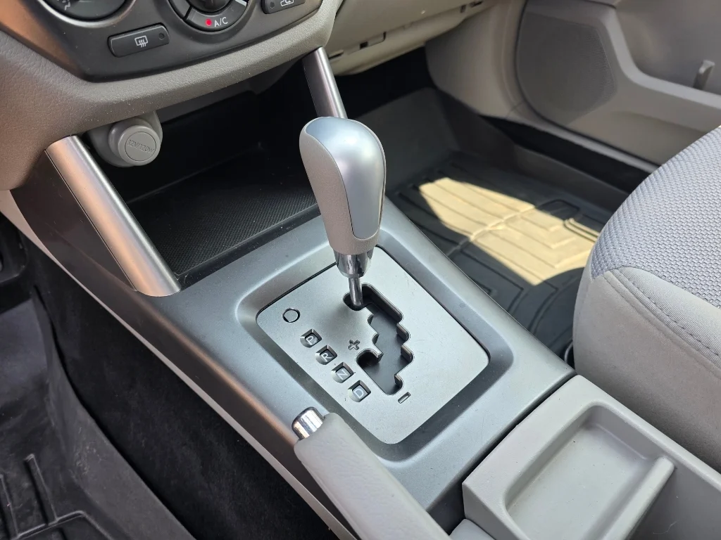 Used 2013 Satin White Pearl Subaru 2.5X image 21