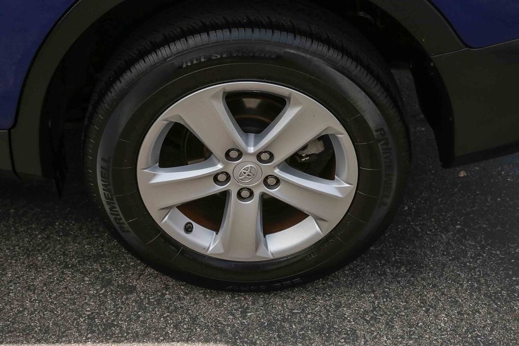 Used 2014 Blue Toyota XLE image 8