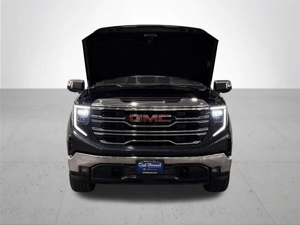 Used 2022 Silver GMC SLT image 5