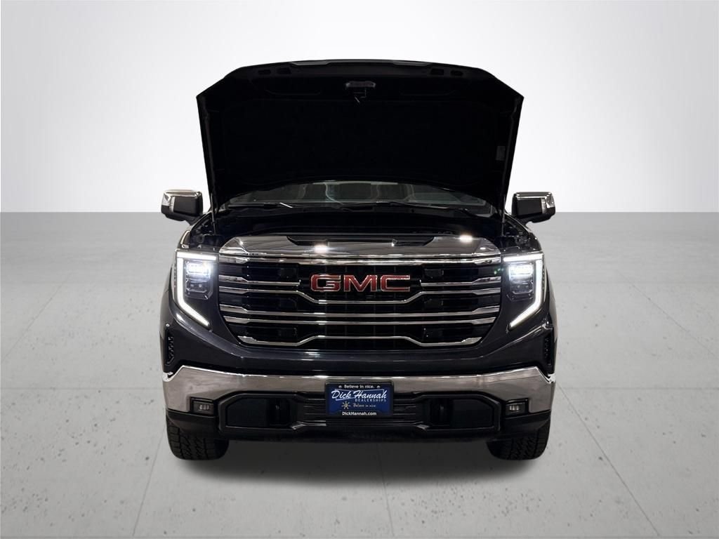 Used 2022 Titanium GMC SLT image 5