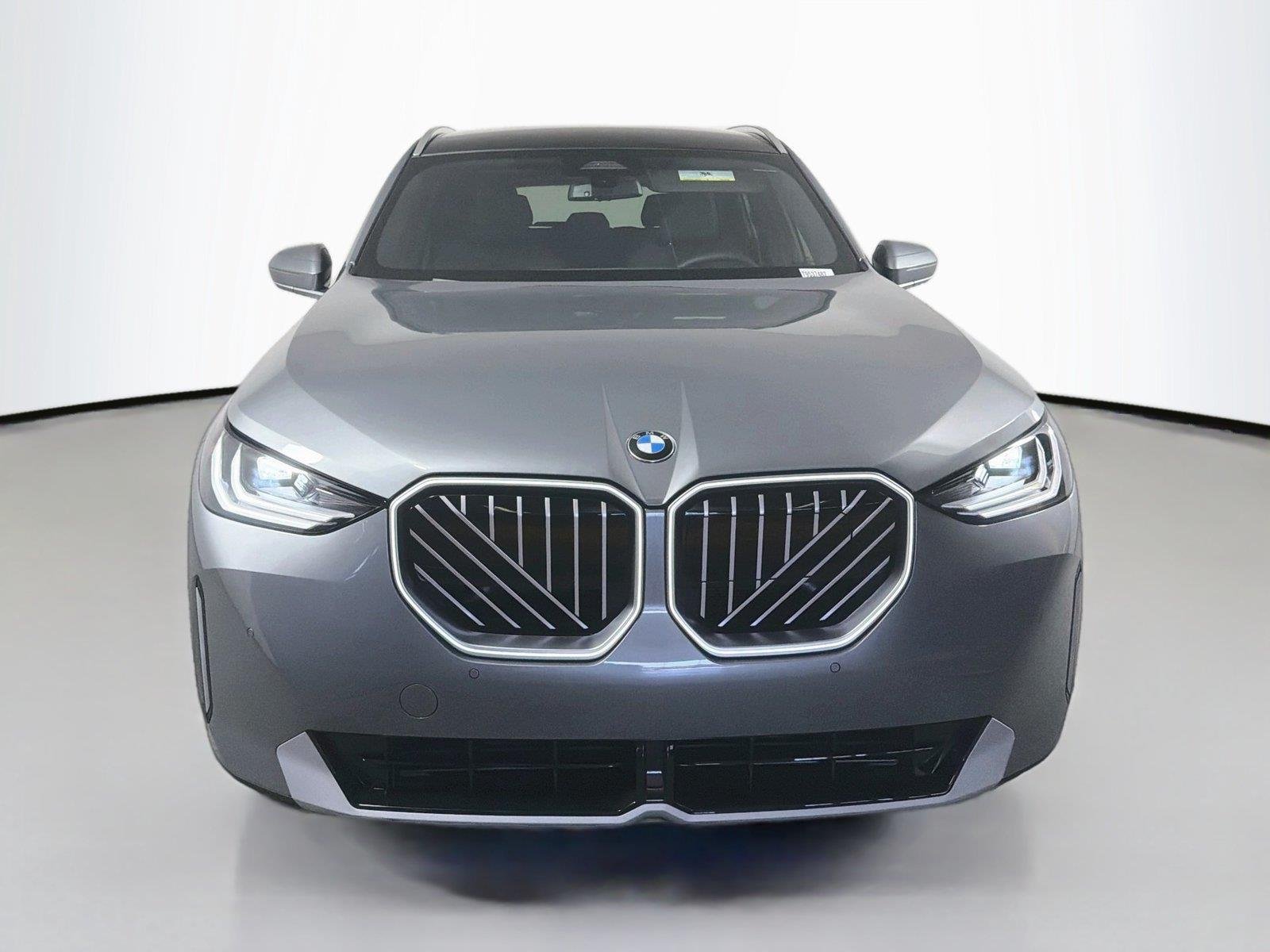 New 2026 Skyscraper Grey Metallic BMW 30 xDrive image 2