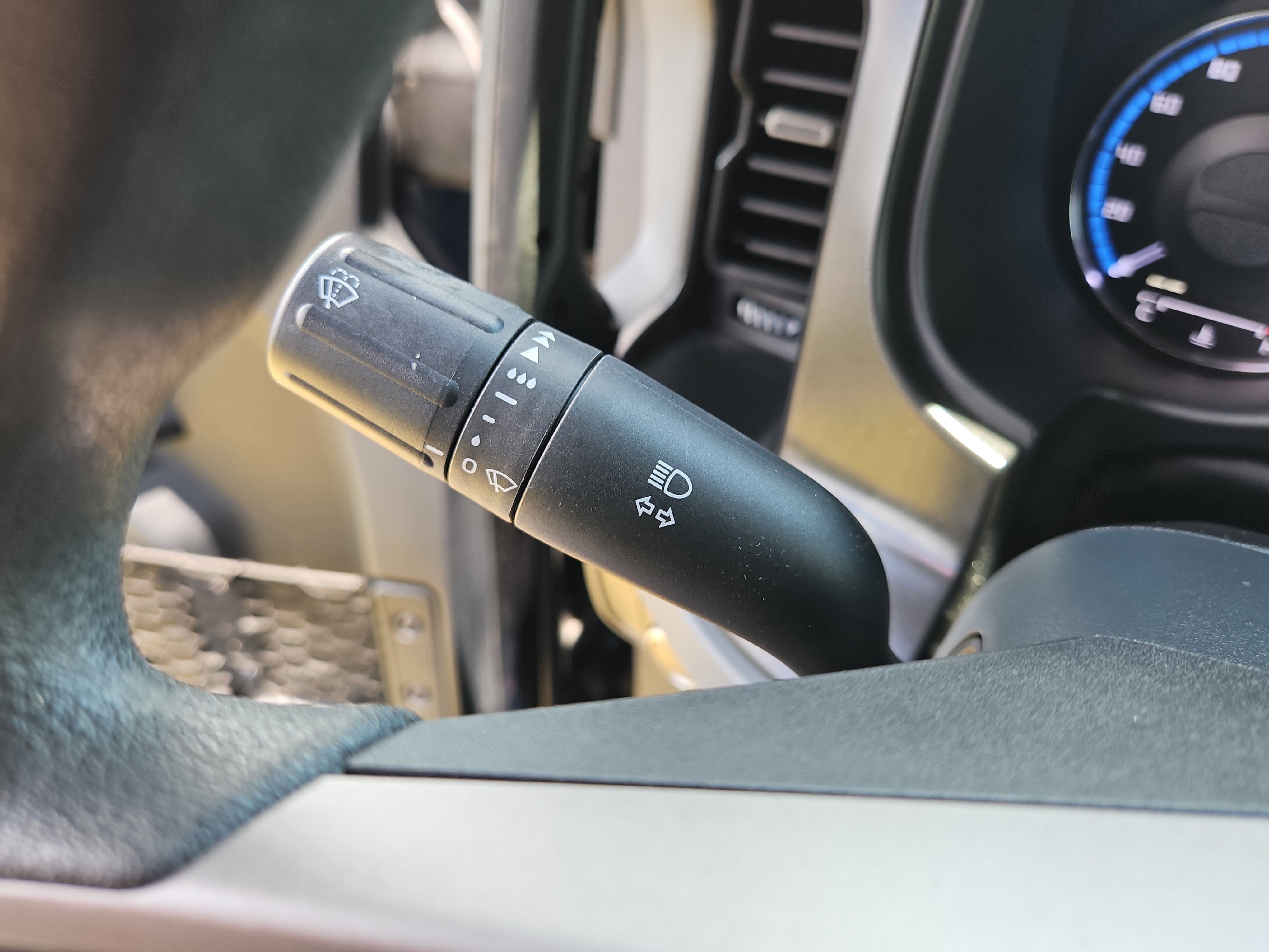 Used 2021 Blue Ford Base image 23