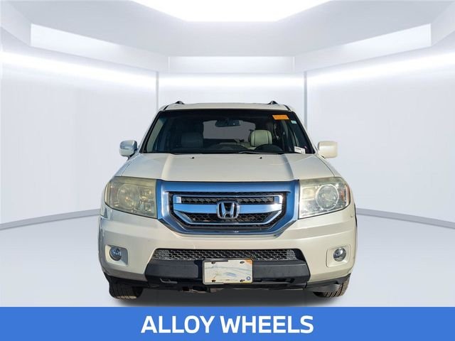 Used 2011 White Honda Touring image 4