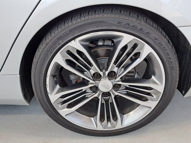 Used 2018 RADIANT SILVER METALLIC Cadillac Platinum AWD image 35