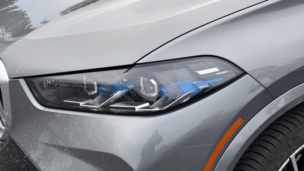 Used 2026 Skyscraper Grey Metallic BMW xDrive40i image 14