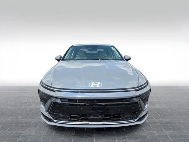 Used 2025 Blue Hyundai SEL image 2