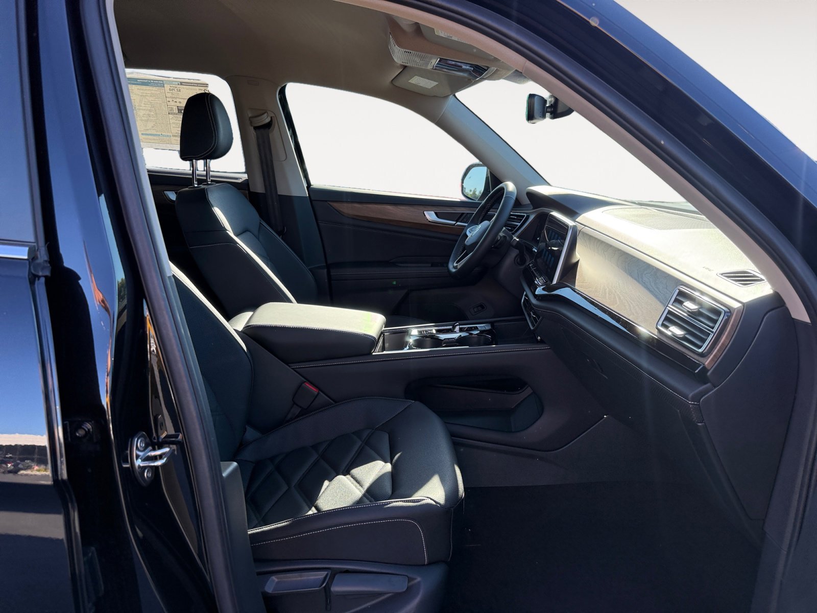 New 2026 Black Pearl Volkswagen 2.0T SE w/Technology image 19