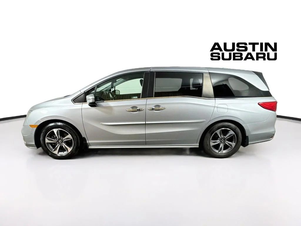 Used 2018 Silver Honda Touring image 4