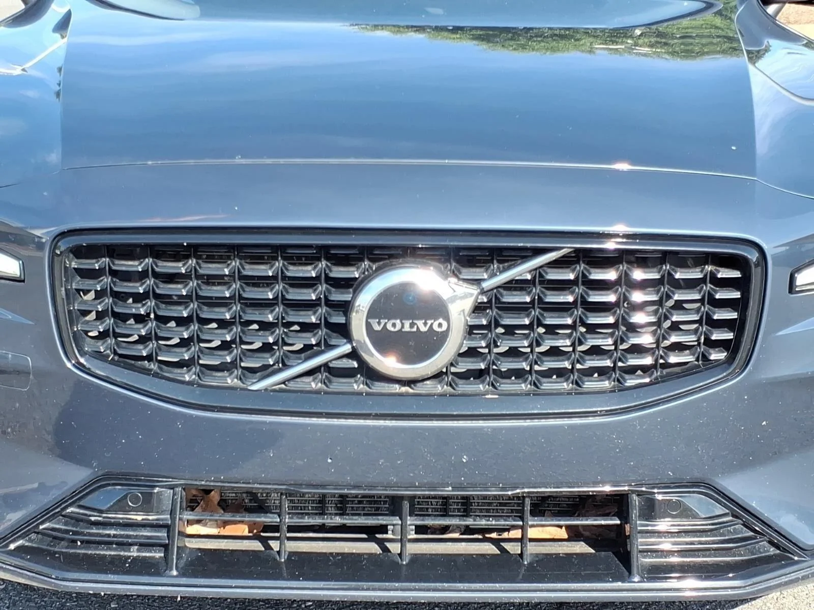 Used 2024 Silver Dawn Metallic Volvo Core Dark Theme image 14