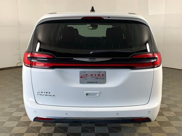 Used 2024 White Chrysler Touring L image 15