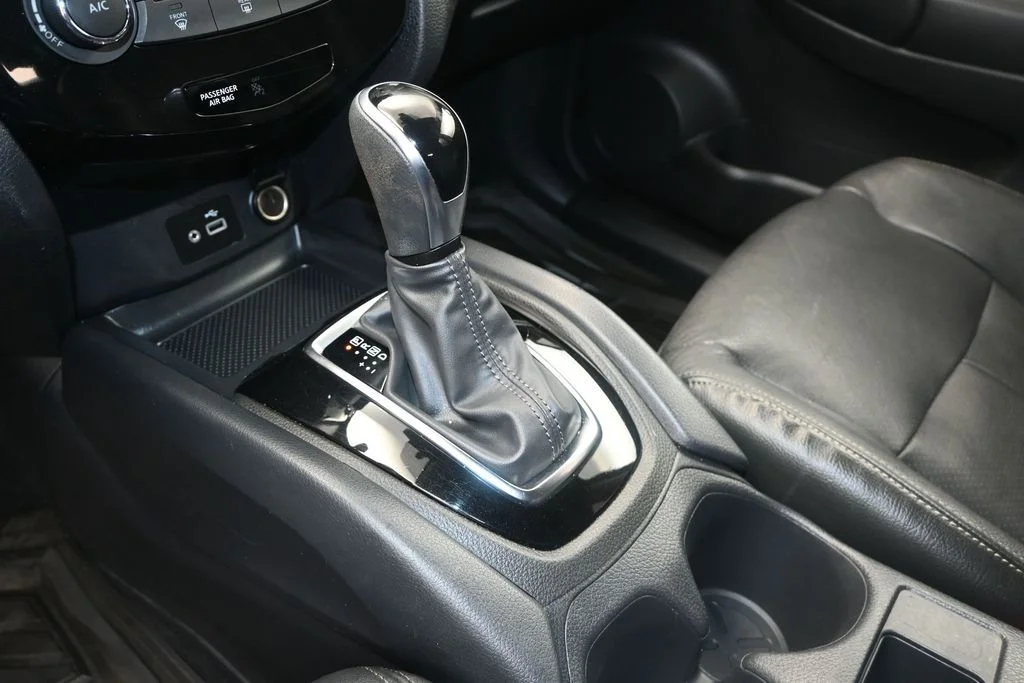 Used 2020 Black Nissan S image 24