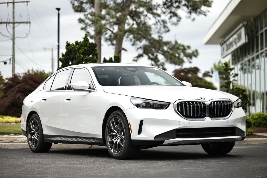 2027 BMW 5 Series 530i xDrive Sedan's photo