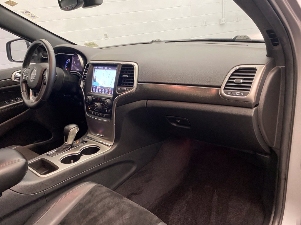 Used 2018 Silver Jeep Altitude image 25