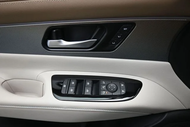 New 2026 Gold Nissan Platinum image 17