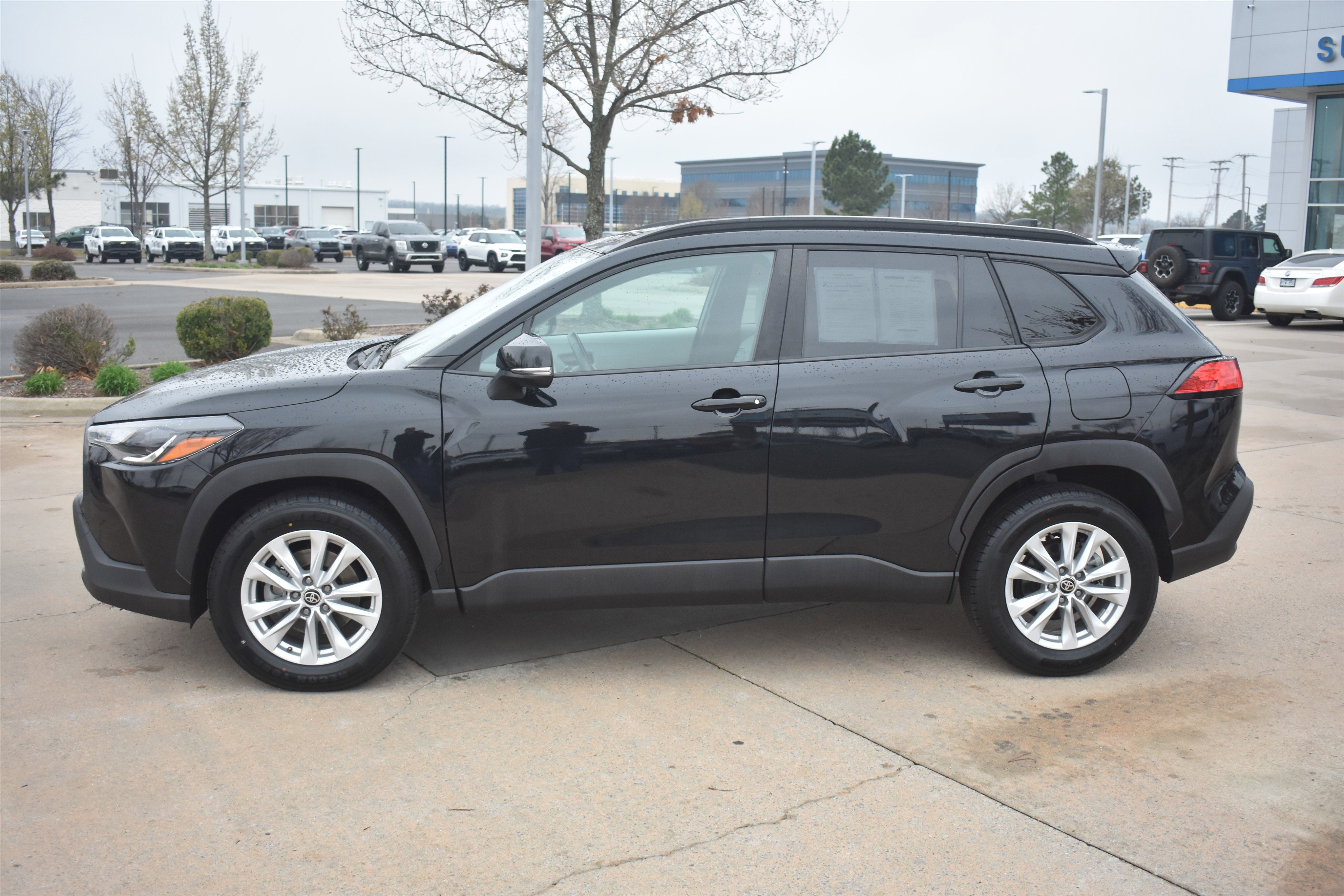 2022 Toyota Corolla Cross LE - Photo 10