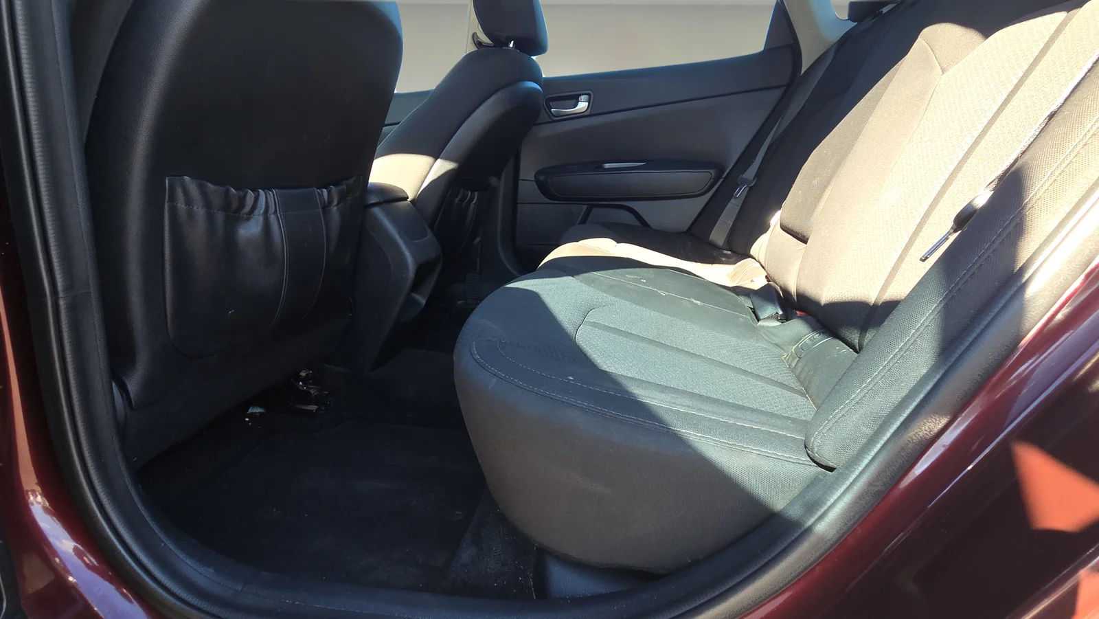Used 2018 Purple Kia LX image 19