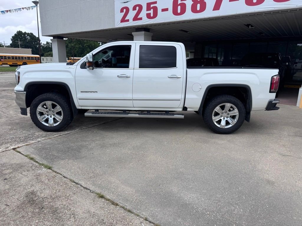 Used 2018 White GMC SLT image 2