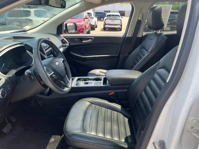 Used 2021 White Metallic Ford SEL image 12