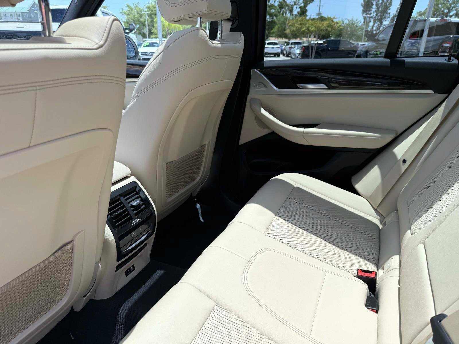 Used 2022 Mineral White Metallic BMW sDrive30i image 15