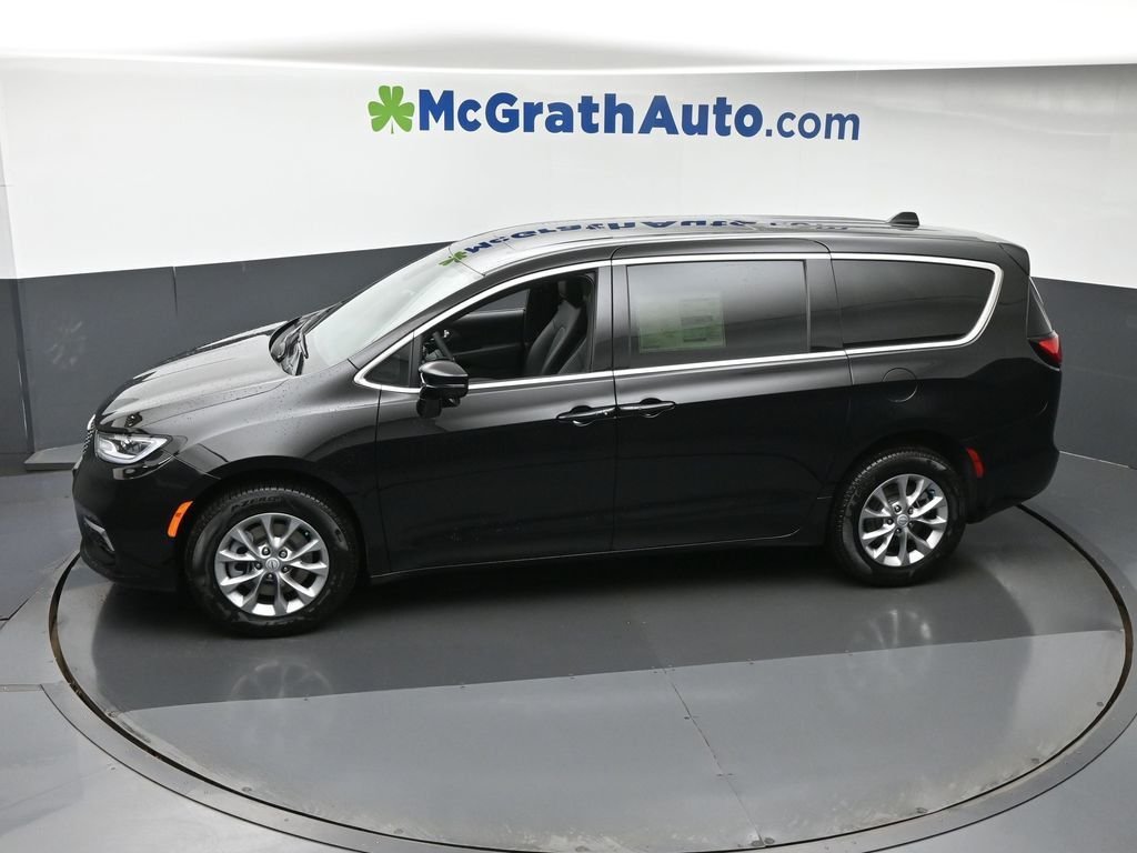 2026 Chrysler Pacifica Select - Photo 34