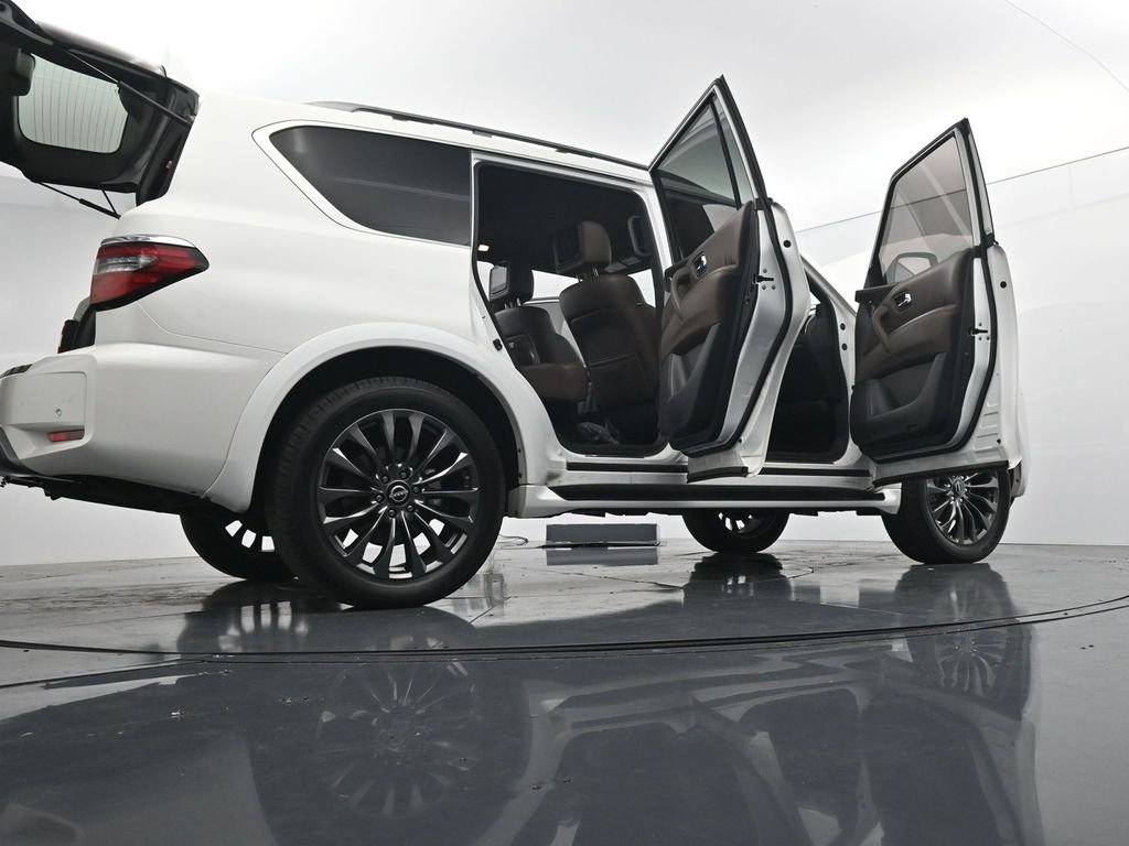 Used 2023 White Nissan Platinum image 29