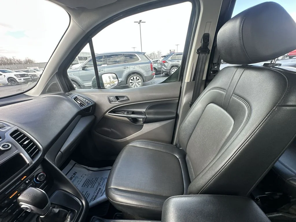 Used 2022 Black Ford XL image 11