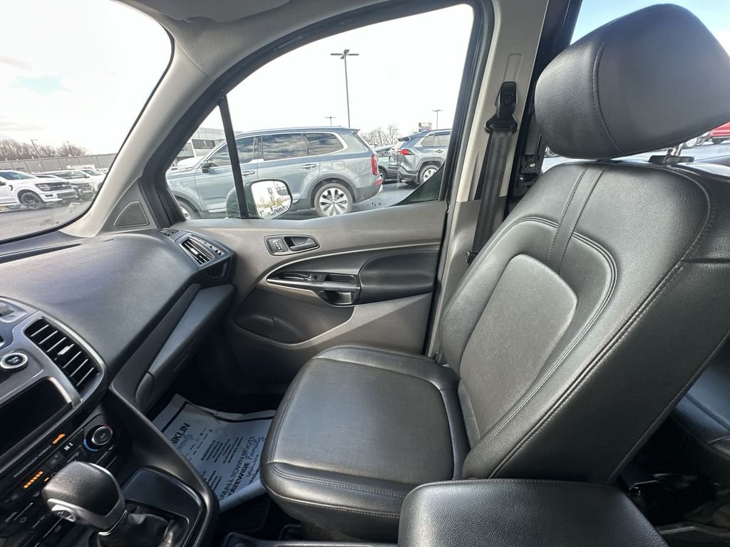 Used 2022 Black Ford XL image 11