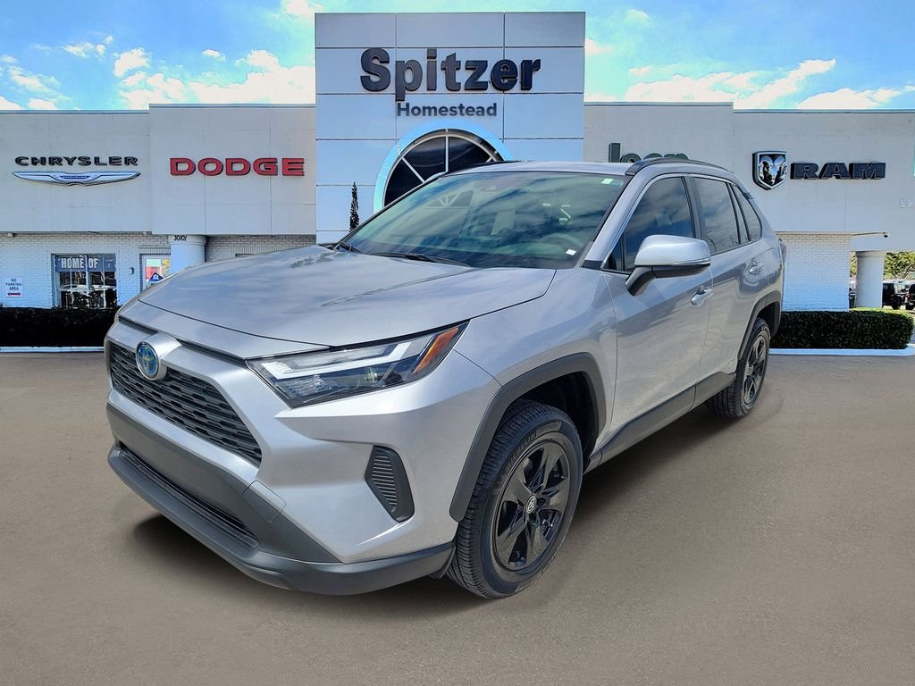 Used 2024 Silver Toyota XLE image 4